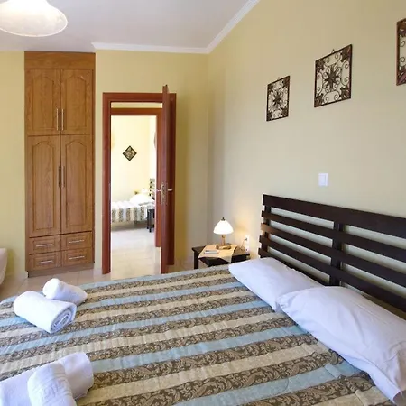 Skala Sleeps 6 * Spathíon