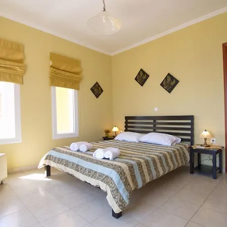 Vilă Skala Sleeps 6 *